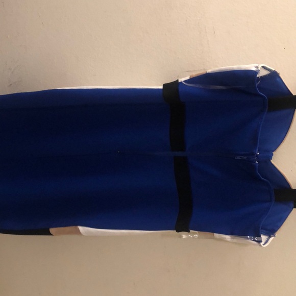 Dress - Picture 4 of 4